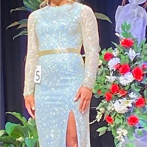 Mac Duggal Pageant dress Size 4